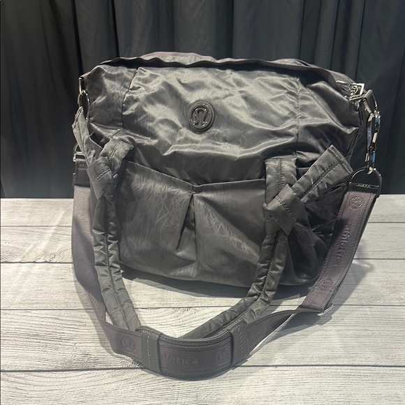 🍋Lululemon Athletica Triumph Large Gray Tote Gym Bag🍋 - Picture 2 of 16